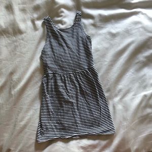 B/W Striped Girls Dress Size 6/7  (Used)